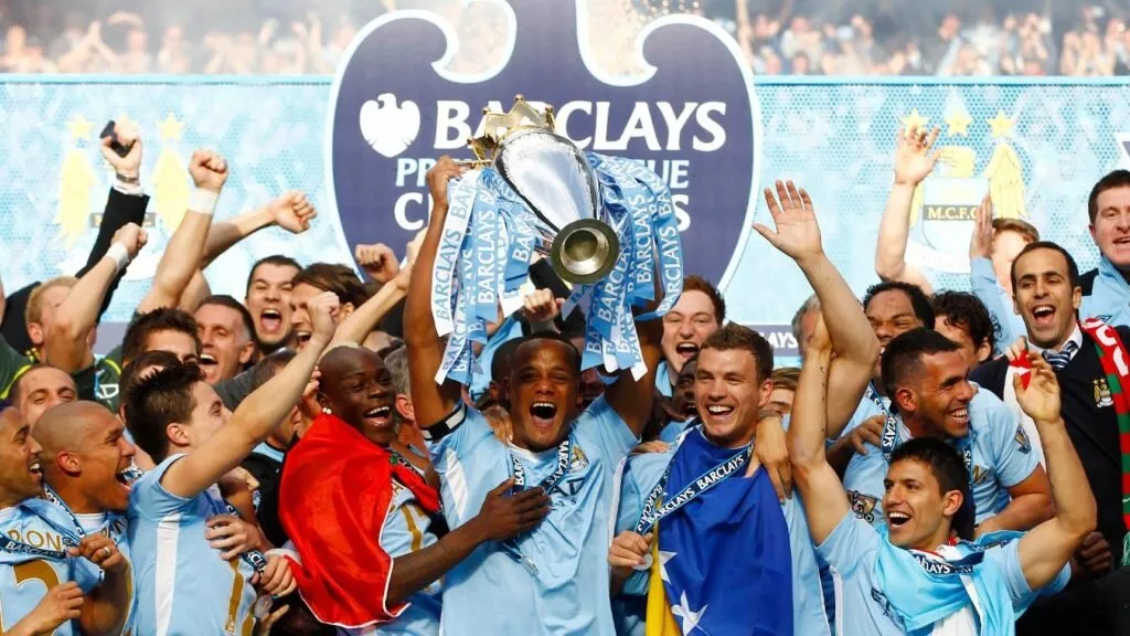 5 câu lạc bộ tiếng Anh thành công nhất mọi thời đại