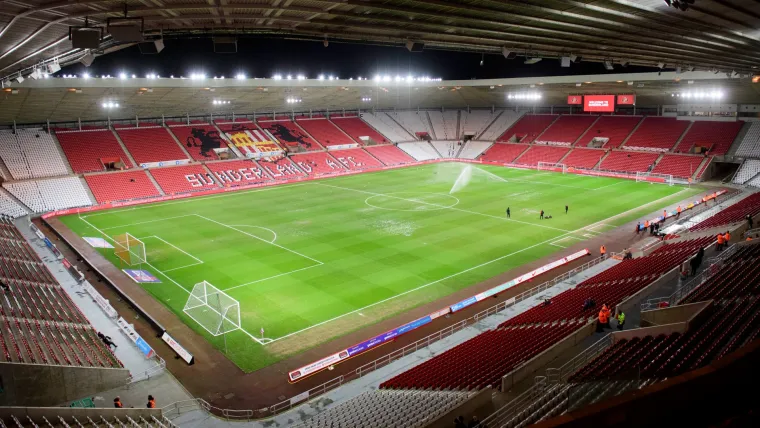 Các sân vận động bóng đá lớn nhất ở Anh là gì? Sức chứa của Wembley, Old Trafford và hơn thế nữa