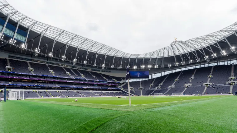 Các sân vận động bóng đá lớn nhất ở Anh là gì? Sức chứa của Wembley, Old Trafford và hơn thế nữa