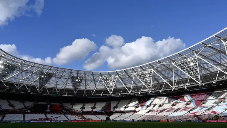 Các sân vận động bóng đá lớn nhất ở Anh là gì? Sức chứa của Wembley, Old Trafford và hơn thế nữa