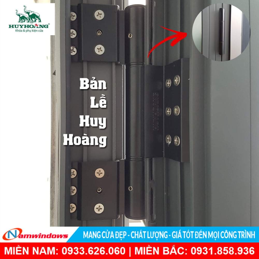 Bản lề 4D Huy Hoàng rất chắc chắn, để bằng Inox, và nhều vít gia cố tốt hơn hẳn so với bản lề 4D Kinlong.