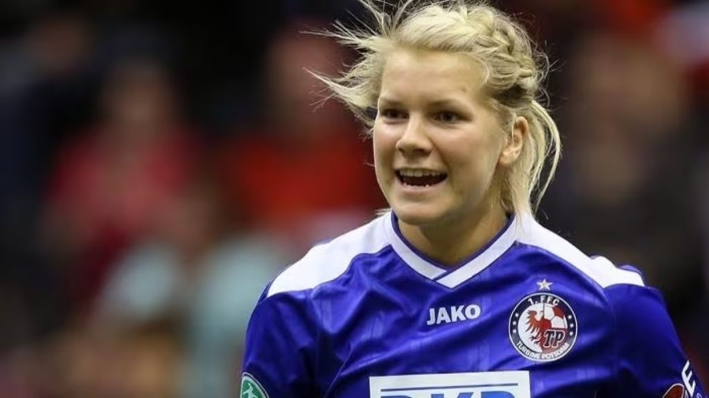 Tiểu sử Ada Hegerberg - Footbalium