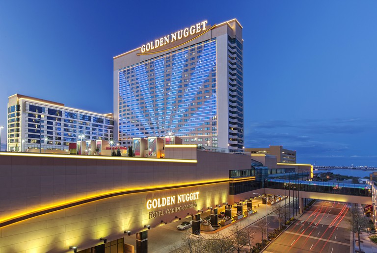 Bên ngoài của Sòng bạc Golden Nugget ở Thành phố Atlantic