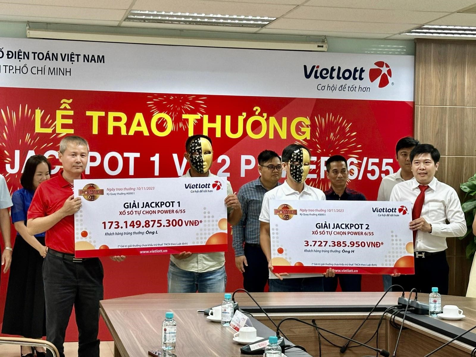 VIETLOTT TRAO GIẢI JACKPOT 1 VÀ JACKPOT 2 XỔ SỐ TỰ CHỌN POWER 6/55 KỲ QSMT  951