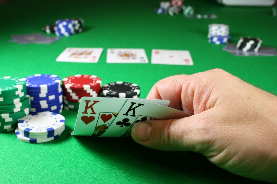 Tìm hiểu Baccarat và Cách chơi Baccarat để kiếm tiền từ các chuyên gia | DAMMIO