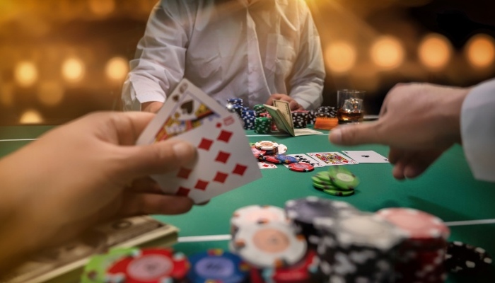 Poker thùng đôi là gì? Chiến lược thùng đôi hiệu quả