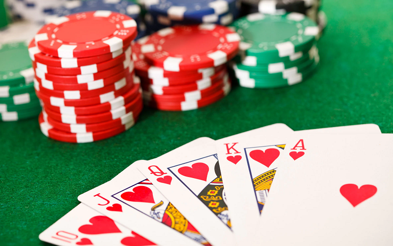 Hướng dẫn chi tiết về cách chơi poker cho người mới bắt đầu!