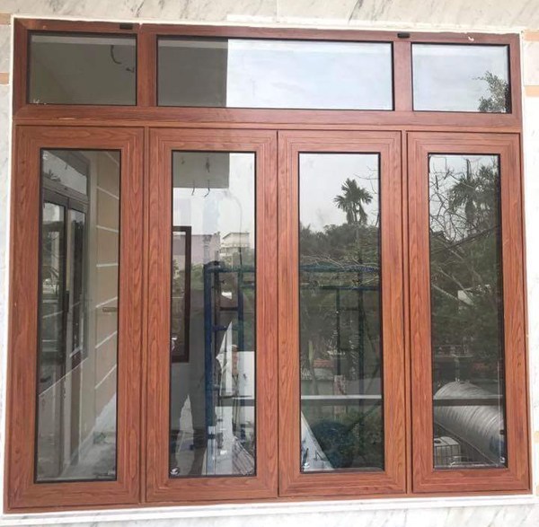 Mẫu cửa sổ nhôm 4 cánh xingfa giả gỗ đẹp