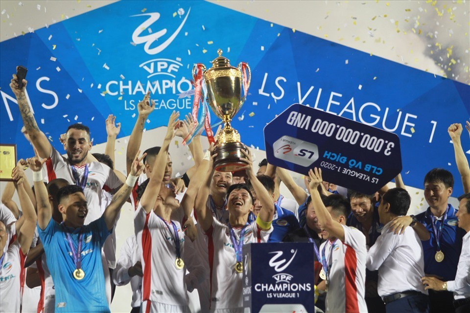 Bùi Tiến Dũng đang hướng tới Asian Cup 1 sau khi lập kỷ lục cho đội tuyển Việt Nam.