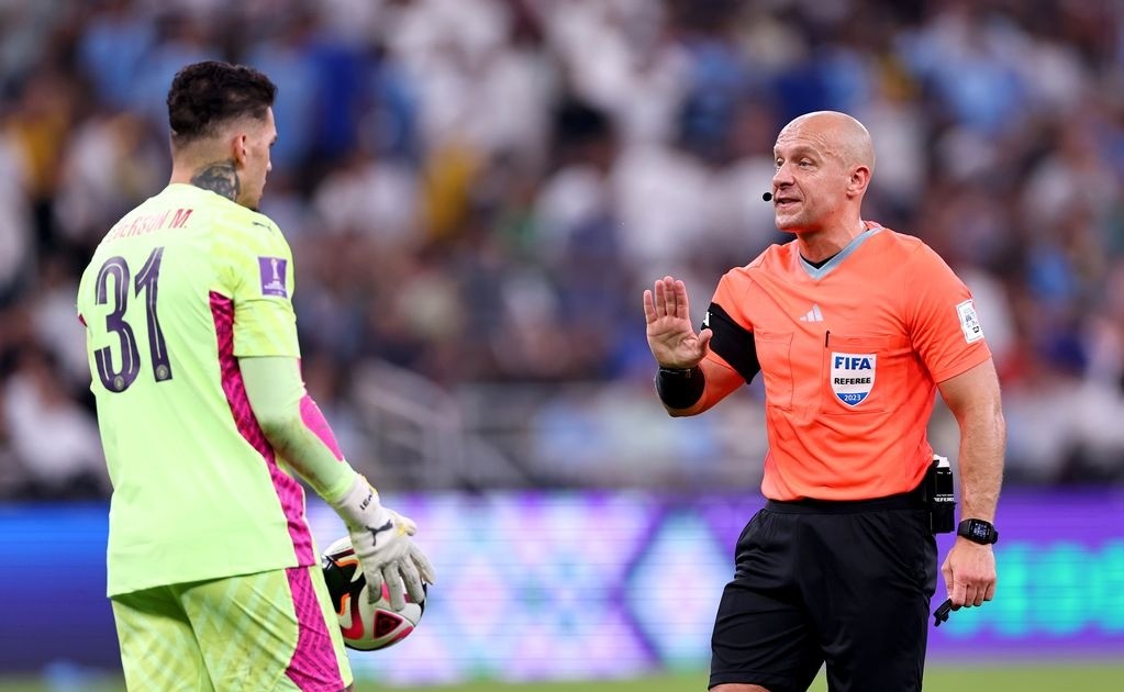 FIFA công bố thay đổi luật về trọng tài lớn nhất lịch sử bóng đá | Báo Pháp Luật TP. Hồ Chí Minh