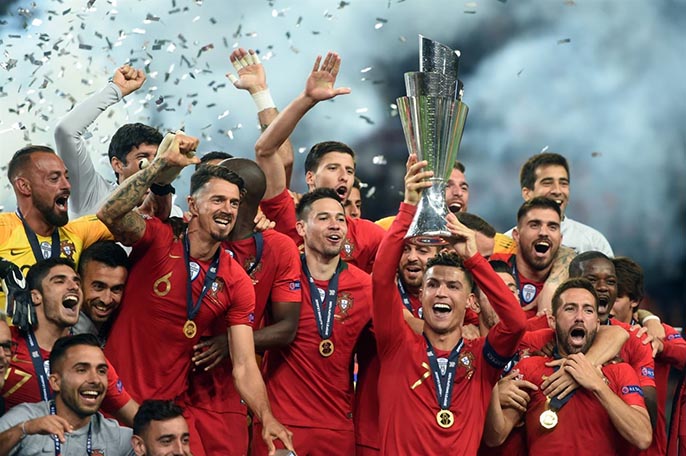 EURO là gì? Có bao nhiêu năm và bao nhiêu đội tham dự EURO?
