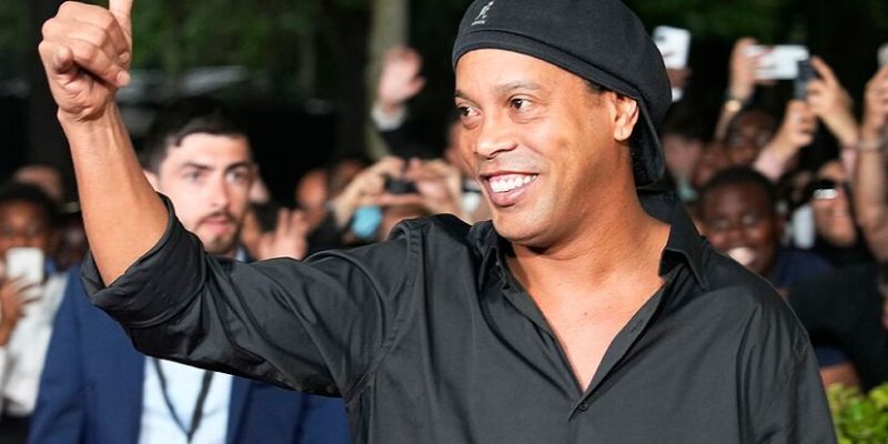 Ronaldinho – cầu thủ bóng đá người Brazil