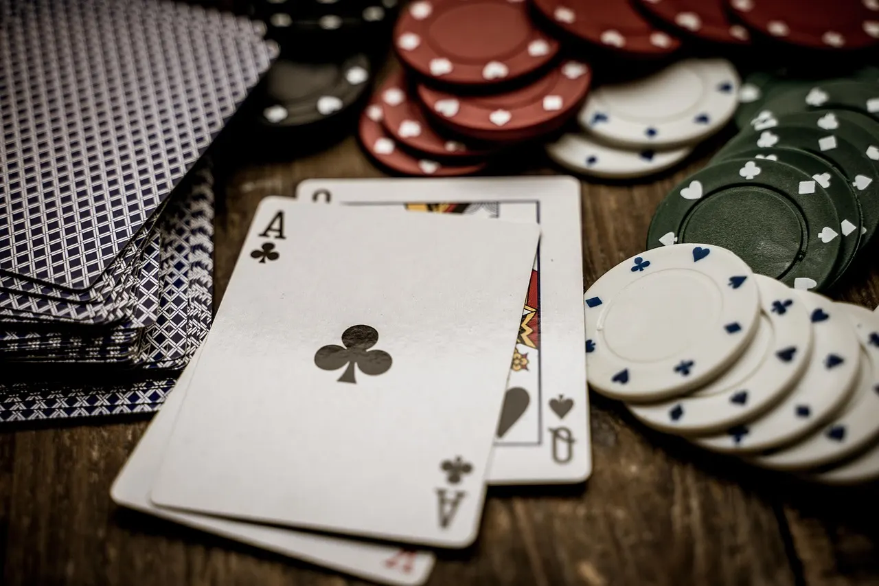 Thuật Ngữ Poker 2025: Cẩm Nang Giải Thích Từ A-Z | Hoiana Resort & Golf