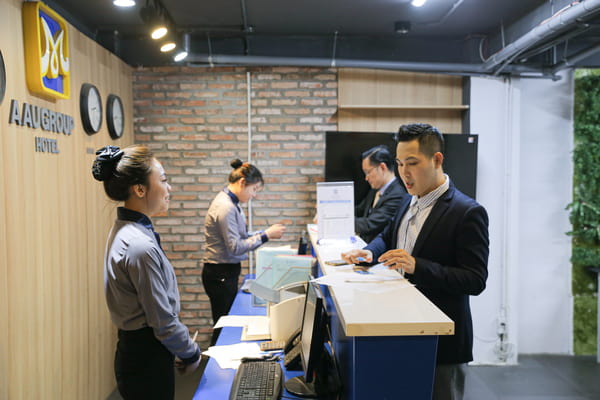 18 - 20 Tuổi Nên Học Nghề Gì Có Tương Lai Ổn Định?