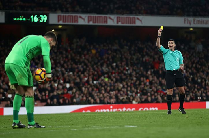 Lý do trọng tài cộng thêm phút bù giờ