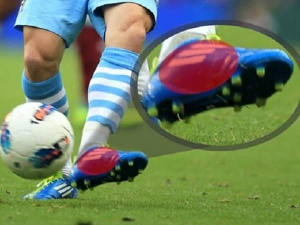 Kỹ Thuật Đá Bóng Bằng Lòng Bàn Chân Chuẩn Xác Cho Người Mới - 129pps