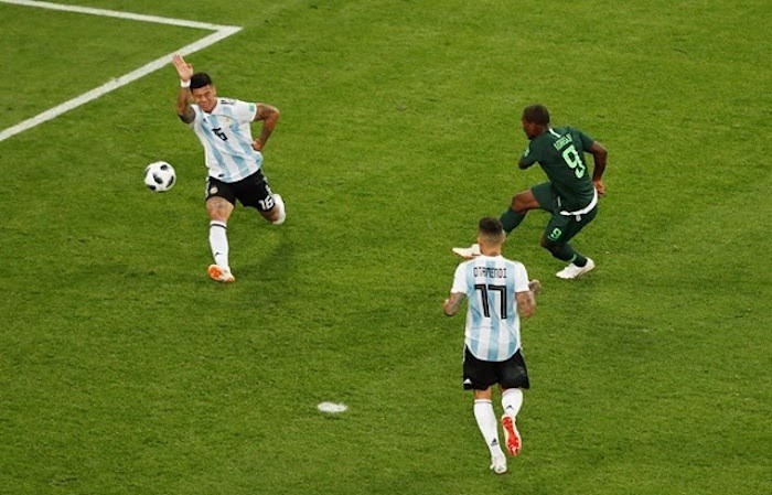 Lỗi Chạm Tay Trong Bóng đá Và Những điều Cần Biết