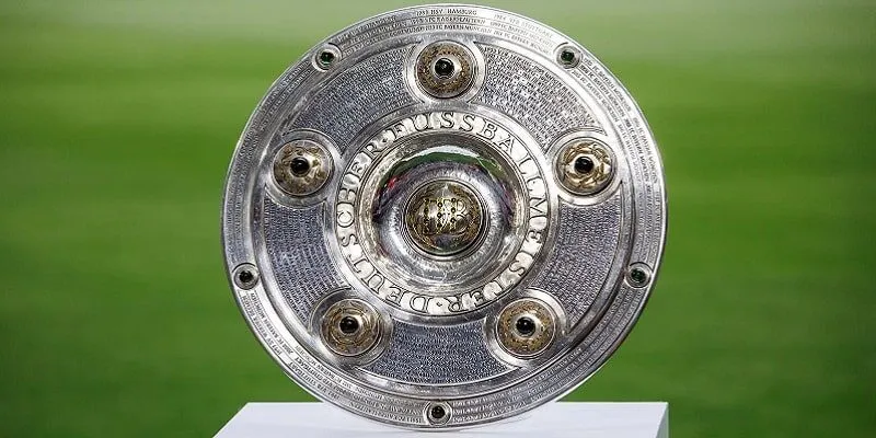 Bundesliga | Chiếc đĩa bạc Meisterschale danh giá