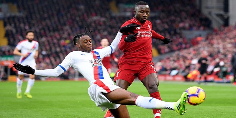 Tắc bóng là gì? Hướng dẫn kỹ thuật tackle trong bóng đá