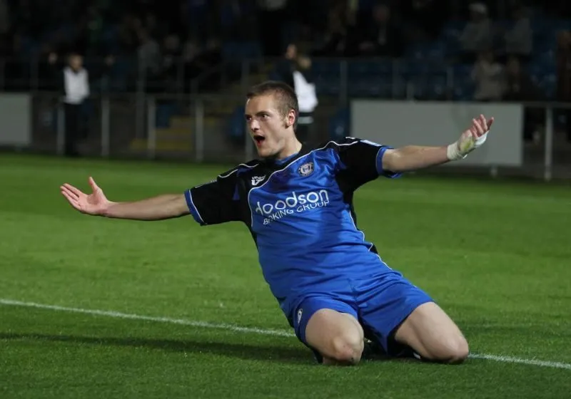 Jamie Vardy trong màu áo Halifax Town ghi dấu ấn đậm nét