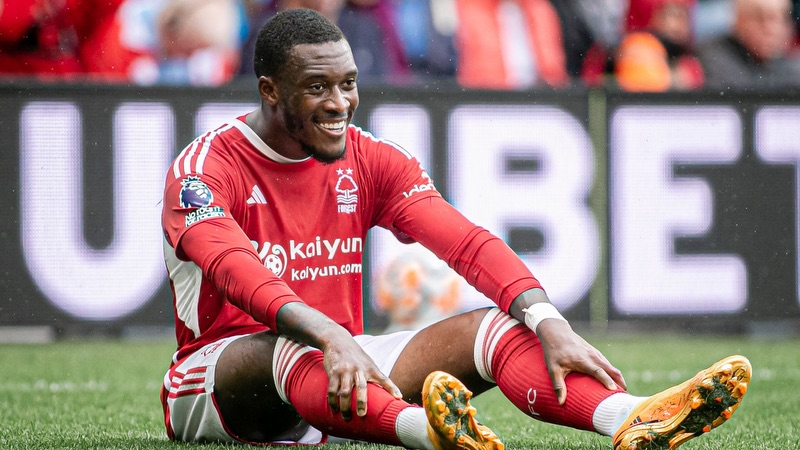 Callum Hudson-Odoi trong màu áo Nottingham Forest