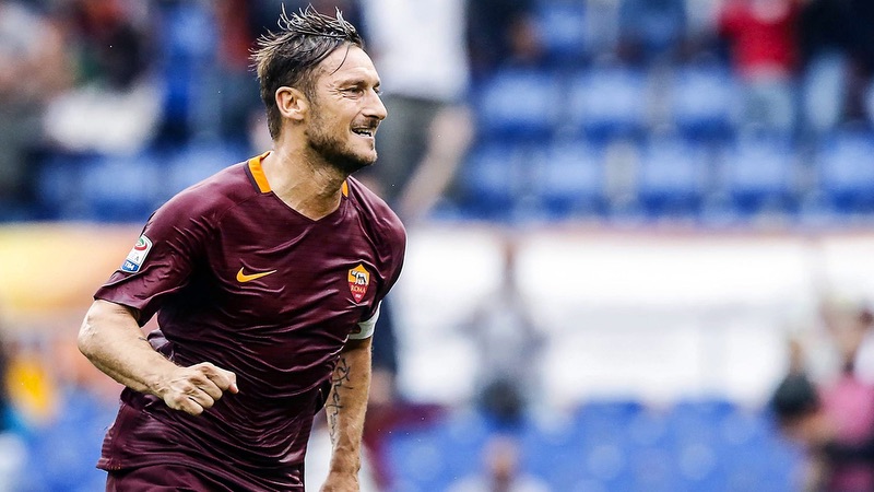 Cầu thủ Francesco Totti - Sự kiên định trước mãnh lực đồng tiền