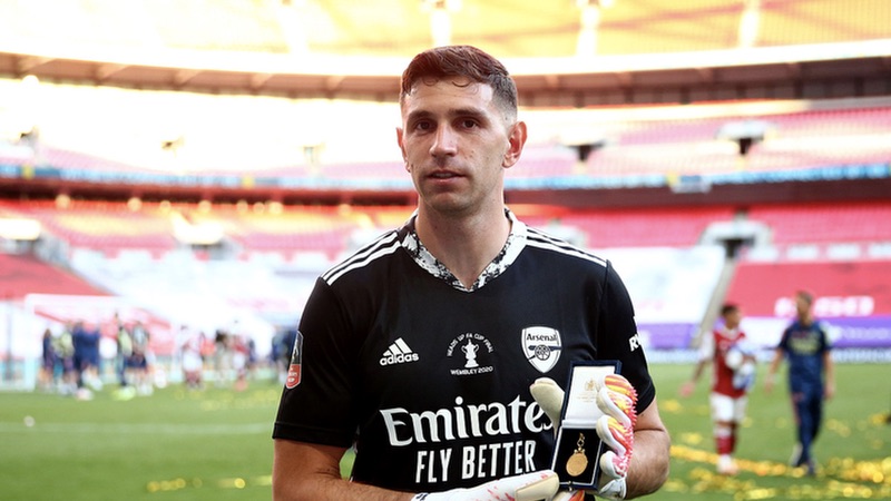 Thủ môn Emiliano Martinez thực sự đã có một khởi đầu không tốt Emiliano Martinez thời điểm còn khoác áo Arsenal với vai trò dự bị